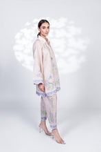 Load image into Gallery viewer, Somi (B)
